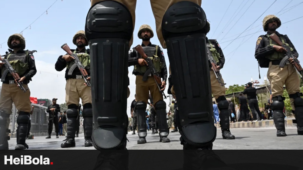 Three Security Personnel Killed in Karachi Attack on Rangers Headquarters