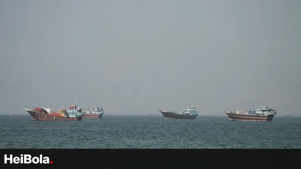 UN Halts Strait of Hormuz Evacuation After Cargo Ship Attack