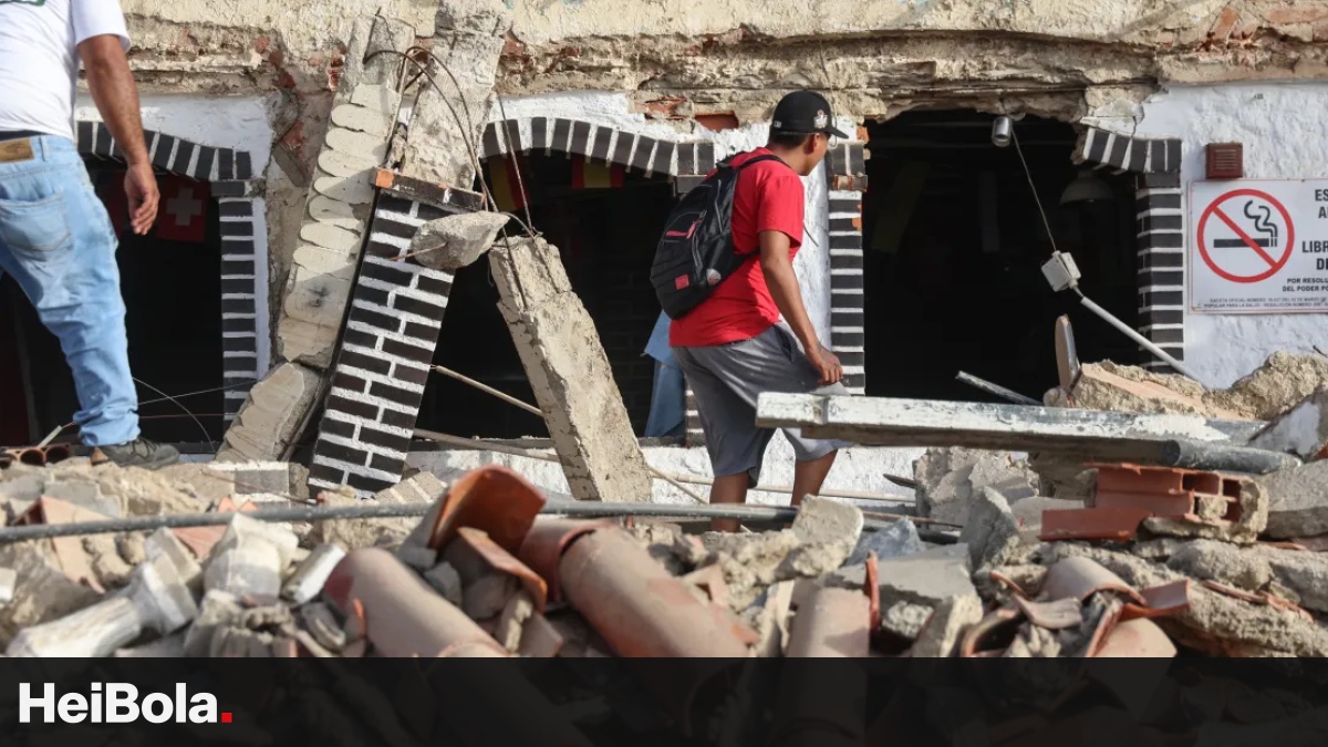 Venezuela Faces Crisis as Earthquakes Leave 920 Dead and Thousands Missing