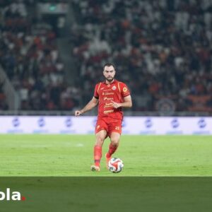 Sorotan Bola: Ragnar Oratmangoen Resmi Bergabung dengan Persib Bandung