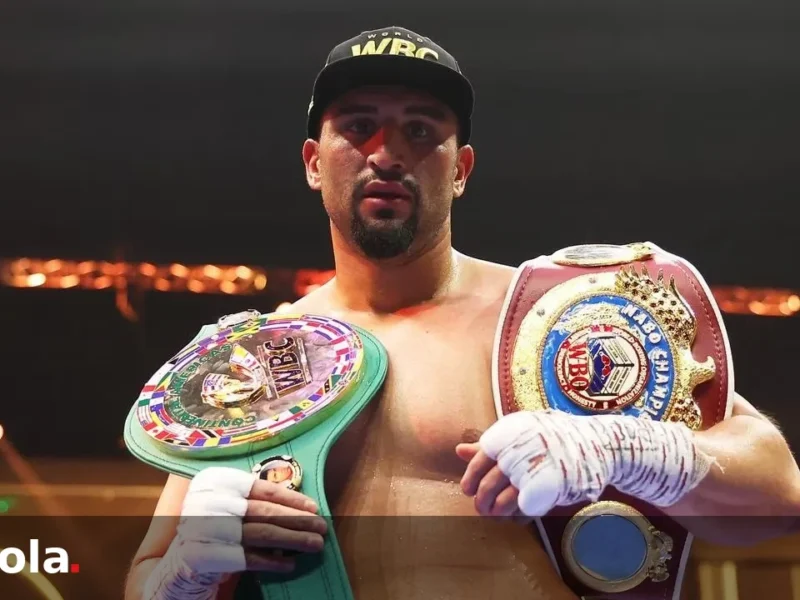 Agit Kabayel Resmi Jadi Juara Dunia WBC Kelas Berat