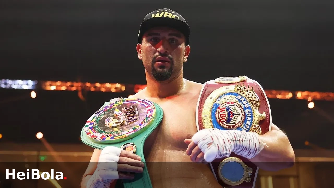 Agit Kabayel Resmi Jadi Juara Dunia WBC Kelas Berat