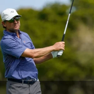 George McNeill Pimpin US Senior Open 2026, Harrington Terus Mengintai