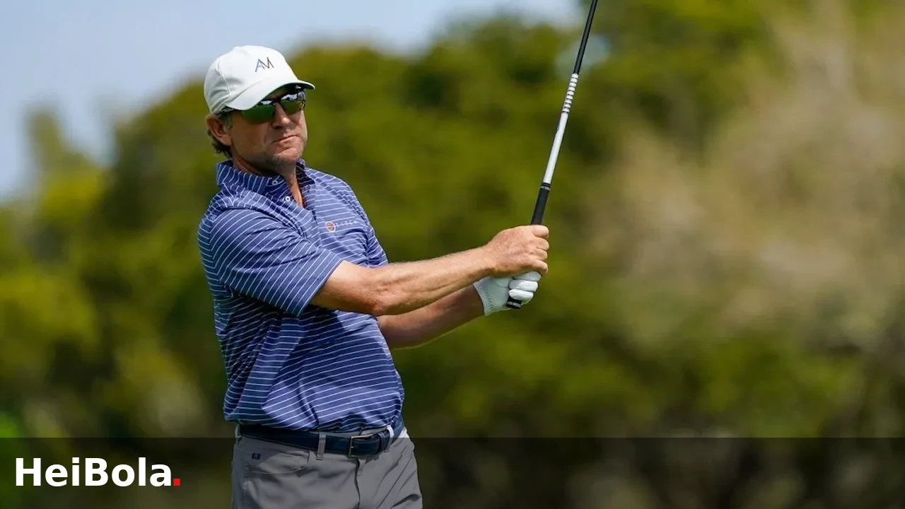 George McNeill Pimpin US Senior Open 2026, Harrington Terus Mengintai