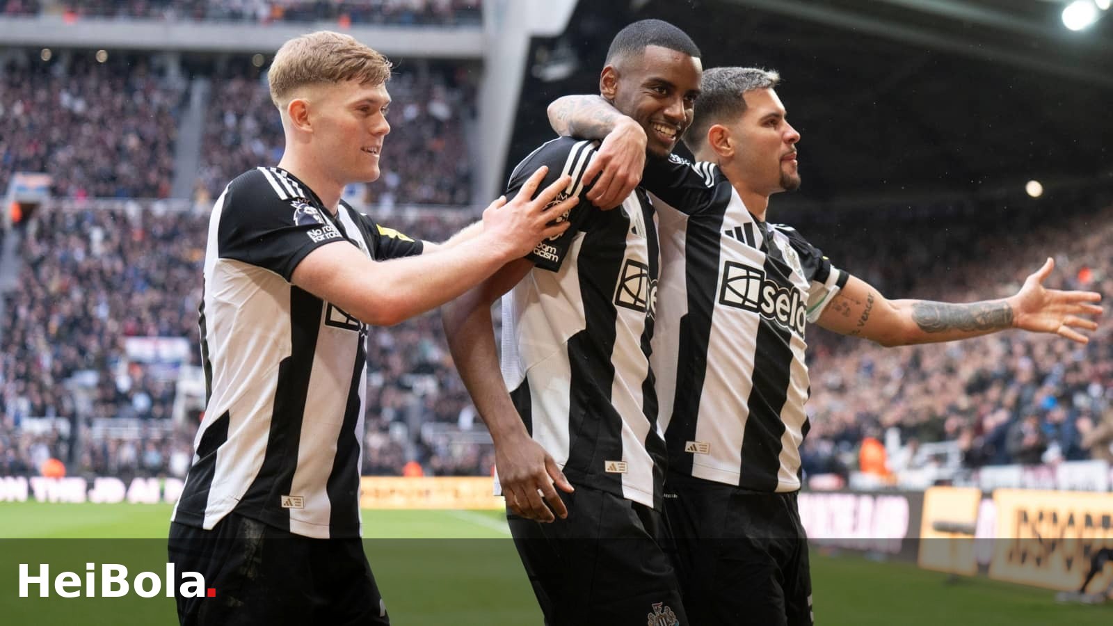 Manchester United Bidik Lewis Hall dari Newcastle