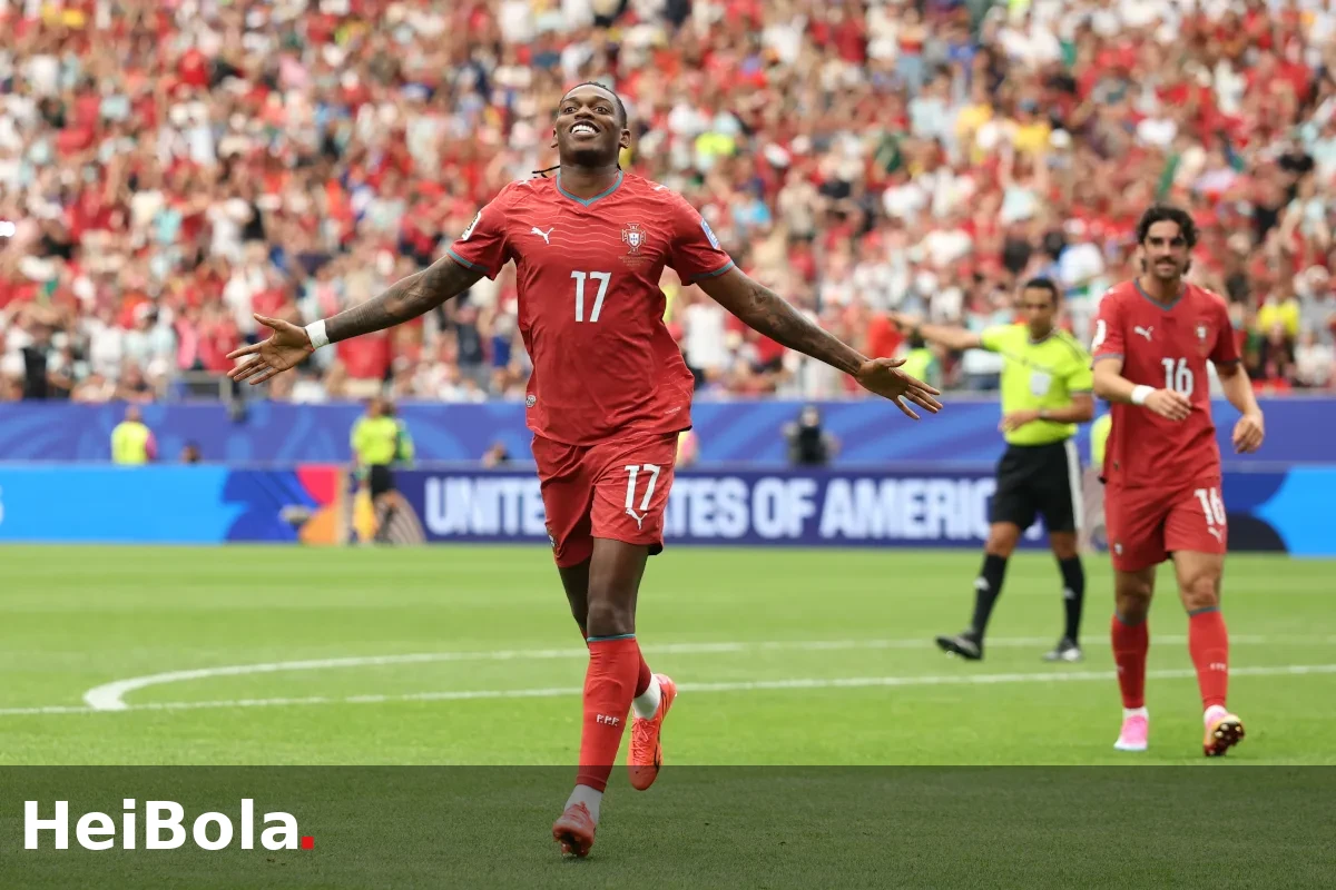 Ronaldo Pimpin Portugal, Leao Terpaksa Duduk di Bangku Cadangan