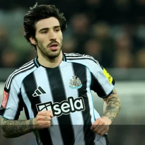 Sandro Tonali Siap Bergabung dengan Tottenham dan Kenakan Nomor 6